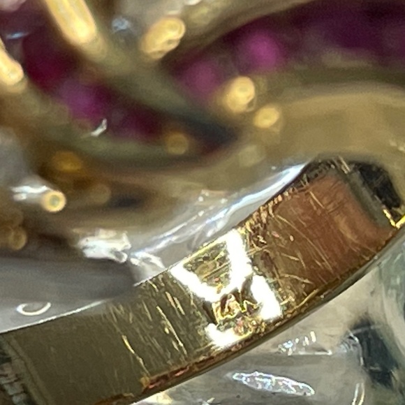 14K Gold Ring of Diamonds & Rubies - Picture 3 of 4
